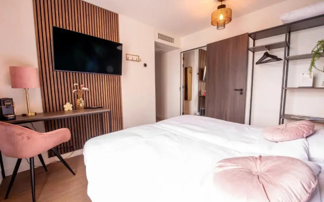 Hotel Bom