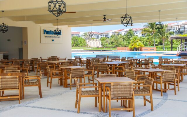 Marea Azul Beach Resort