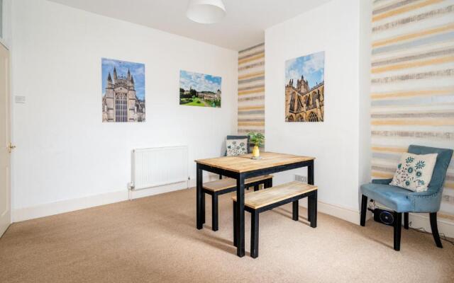 Fantastic, Spacious 3 Bedroom House With Garden