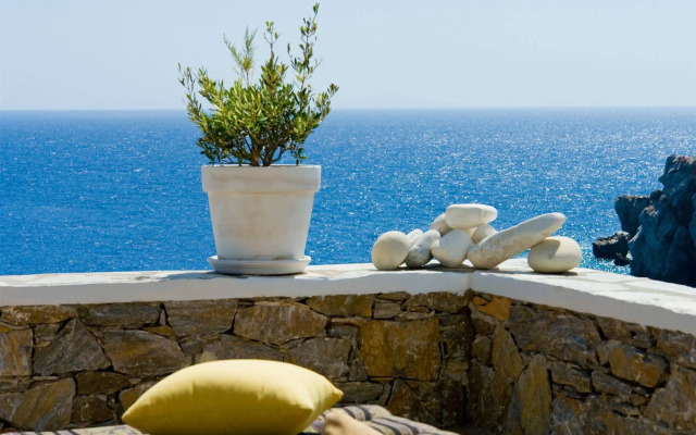 Onar Suites & Villas