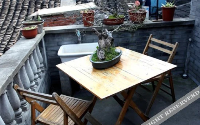 Yijia Hostel