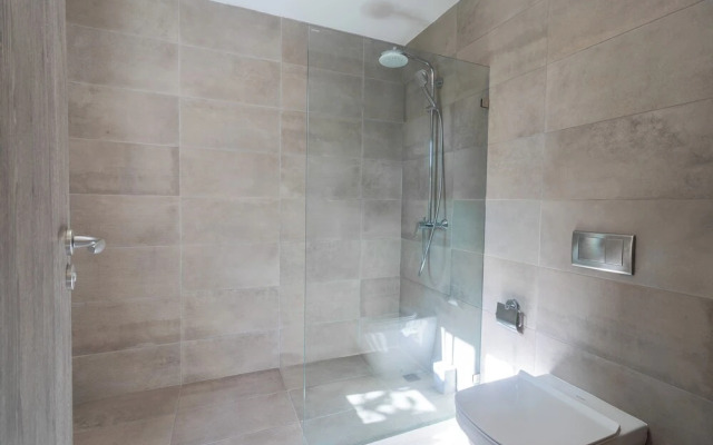 Modern 2BR Apartment - Paseo del Mar