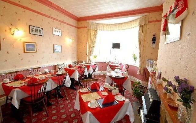 Longcroft Lodge