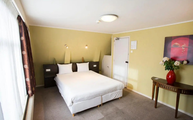 Quentin Hotel Golden Bear