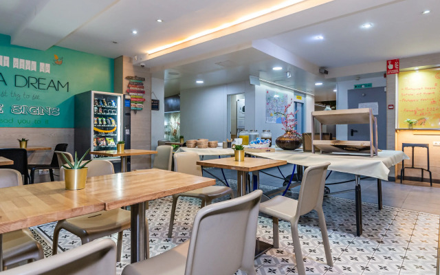 Sun & Moon Hostel