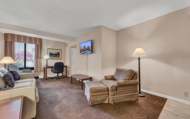 Buffalo Airport Hotel