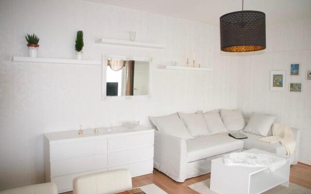 Ilona Apartments -"Home Away From Home"