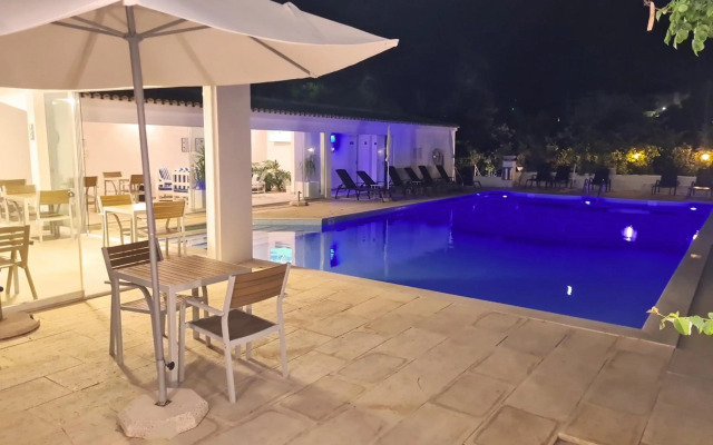 Hotel Alcaide