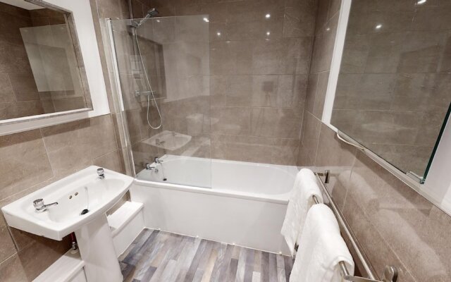 Hu1 Boutique City Apartment - Sleeps 6