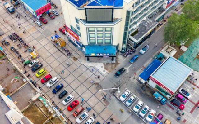 Ease Hotel (ShizuishanDawukou Pedestrian Street)