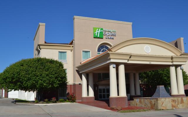 Holiday Inn Express Hotel & Suites Gainesville, an IHG Hotel