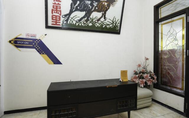 SPOT ON 2483 Salju Korea Residence