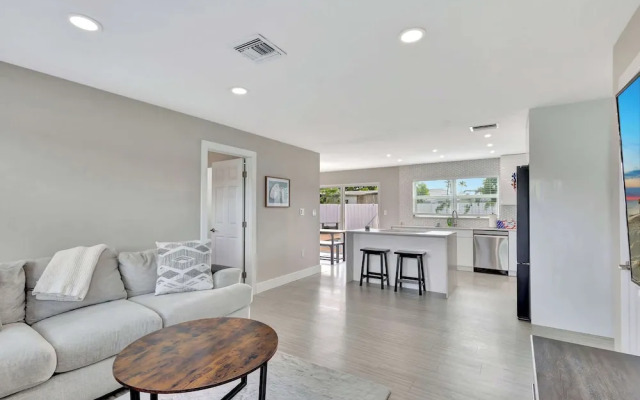 Sunshine Villa w/ Private Pool