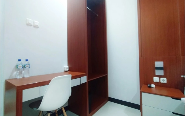 Urbanview Wisma Wirasatya Akpol Semarang by RedDoorz