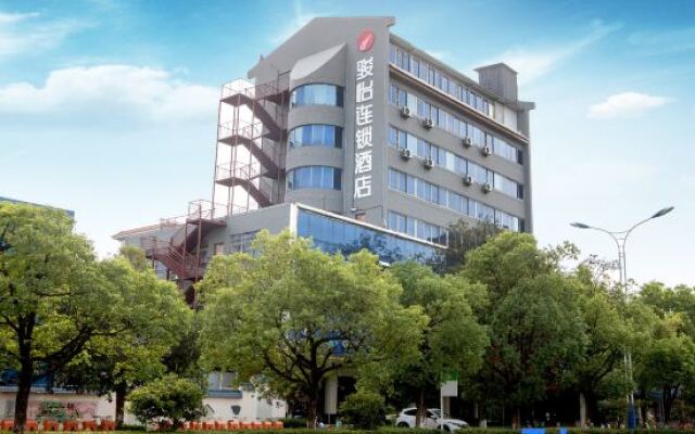Junyi chain hotel