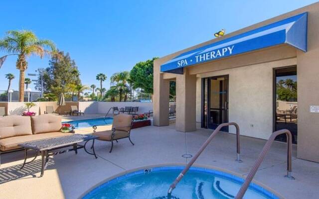 Newly Renovated 2020! 3 Bedroom Condo