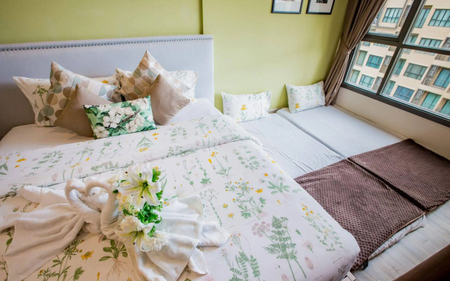 Charming Pool View by Rain Cha Am Condo