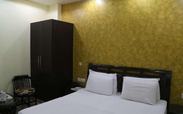 OYO 1908 Hotel Universe Inn – Guest Rooms – Delhi