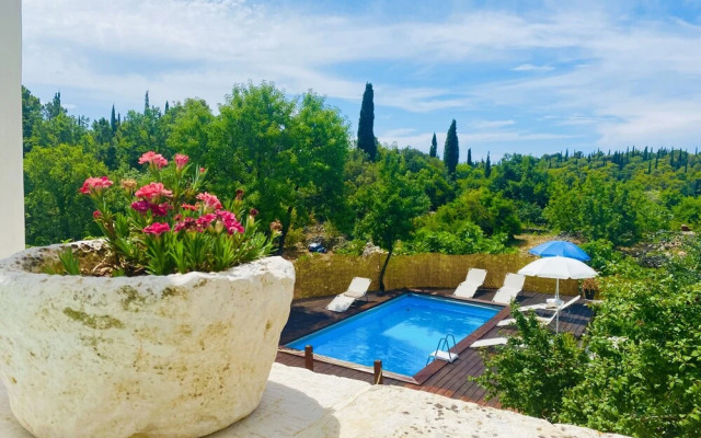 Authentic Villa With Terrace- Complete Privacy