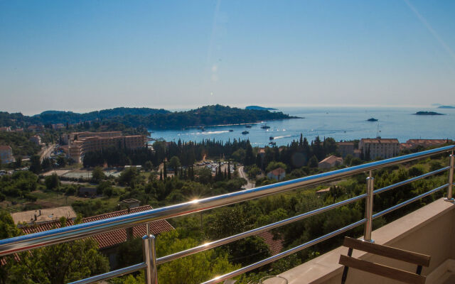 Overwhelming Mediterranean Sunset Apartments