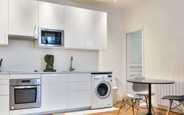 Secret Villiers I Stylish 2 Bed Apt in Villiers
