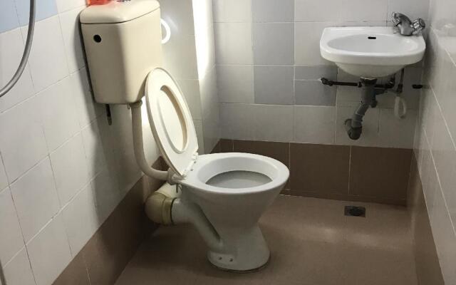 Cameron Pasar Malam Apartment at Crown Imperial Court