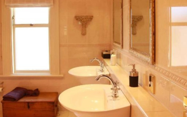 Lilac Rose Boutique Bed and Breakfast