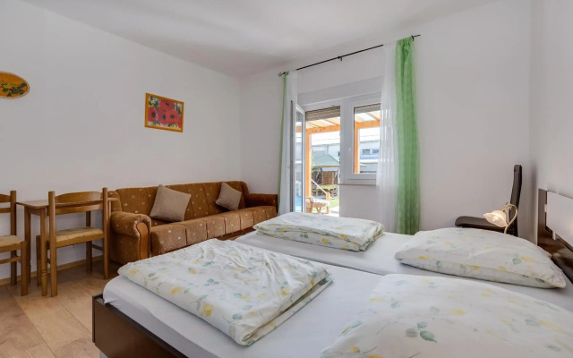 Apartment Twisting By The Private Pool