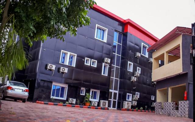 Chukzie Suites & Apartments