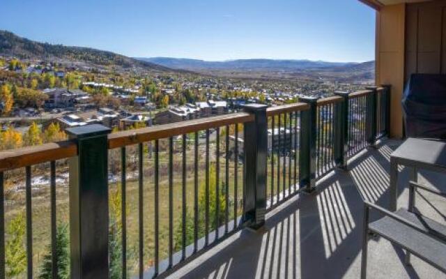 Edgemont 2704 - Luxury Ski-in Ski-out Condo