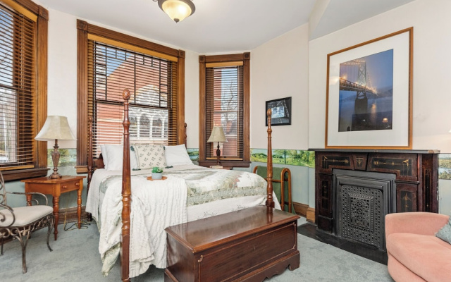 Moon River Bed and Breakfast