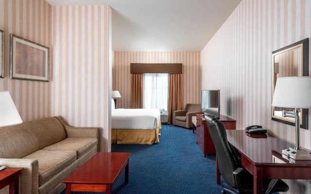 Holiday Inn Express & Suites Lathrop by IHG