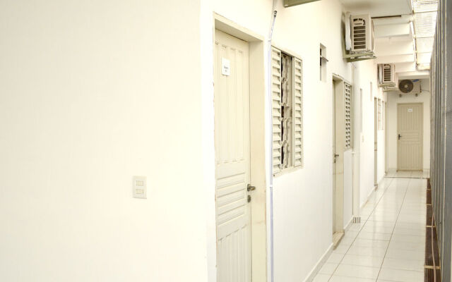 Lize Hotel-Hostel