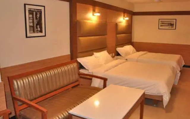 Hotel Sms Grand Inn
