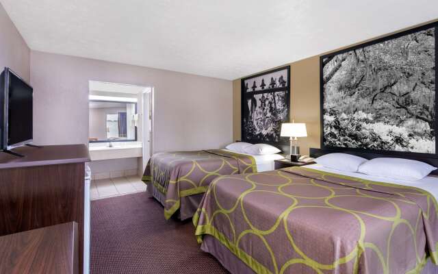 Super 8 by Wyndham Locust Grove