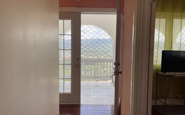 Skyline Suites, Queen, Ocean Views 1 Bedroom Condo by RedAwning