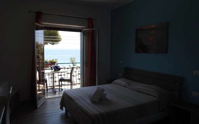 ChrisMare Hotel