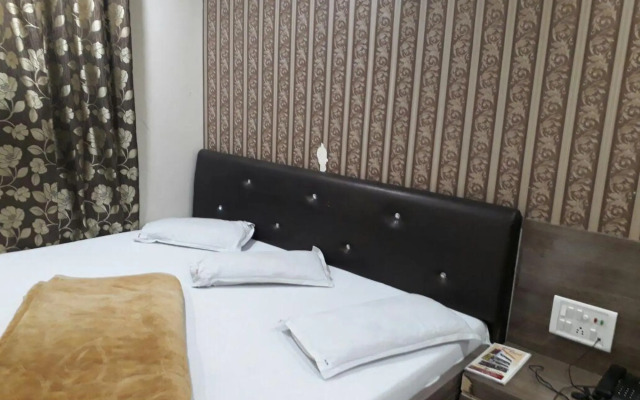Hotel Masoom by OYO