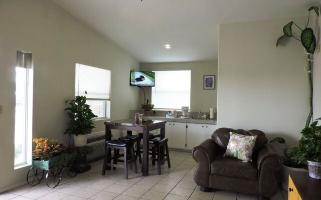 Riata Inn Crystal City