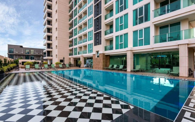 City Garden Tower Luxurious Condominium In The Center Of Pattaya