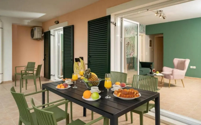 Central & Elegant Suite with private garden