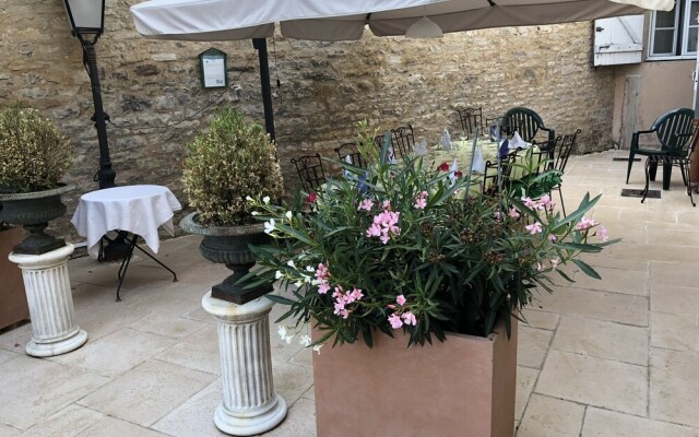 Le Chateau de Plombieres - Dijon