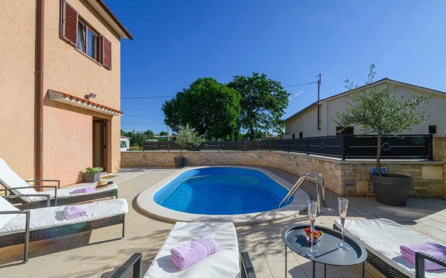 Amazing Home in Dobrani With Wifi and 2 Bedrooms