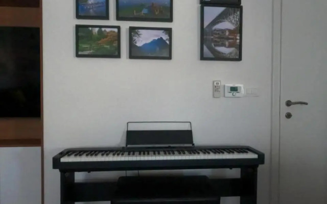 Modern 4-Star luxury apt - WFH Ready, Free Parking