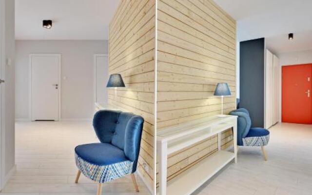 Chmielna Park by Sun & Snow