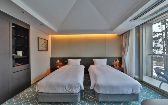 Camphortree Hotel & Resort