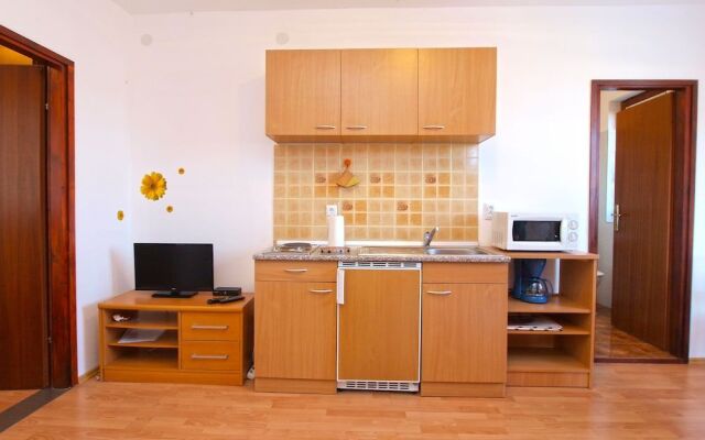 Apartment 990