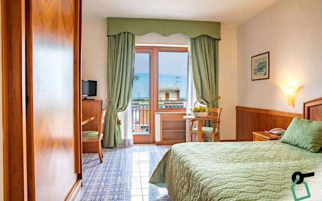 HOTIDAY Room Collection - Sorrento