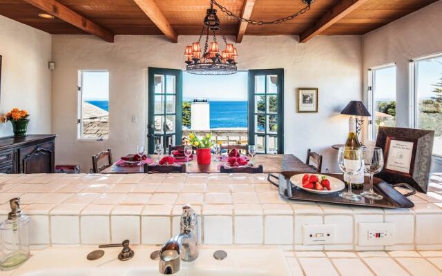 3263 Villa by the Sea