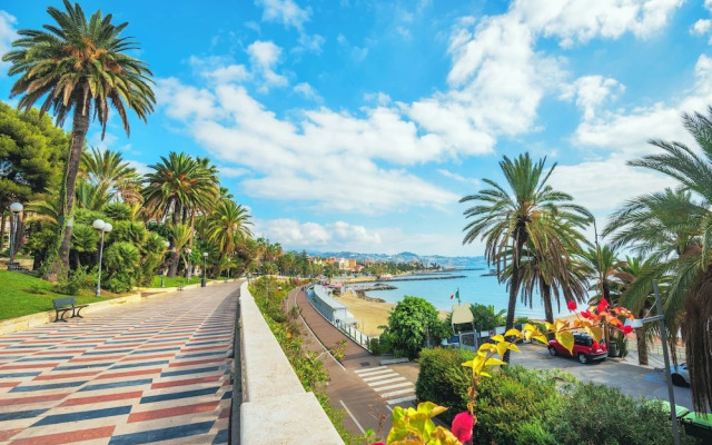 Sanremo Penthouse Market 700m From Sea